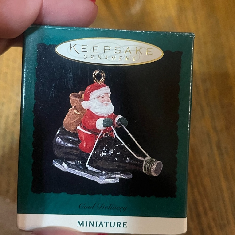 Hallmark Santa riding Coca Cola Sleigh Miniature Ornament- Keepsake - Picture 4 of 5